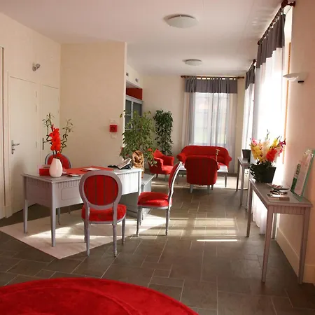 Domaine De Chantemerle Hotel 3*