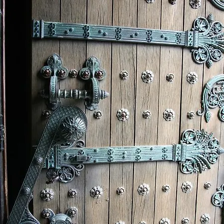 Hotel Domaine De Chantemerle 3*