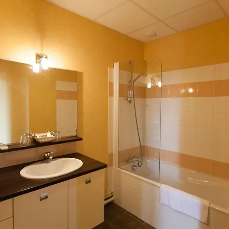 Domaine De Chantemerle Hotel 3*