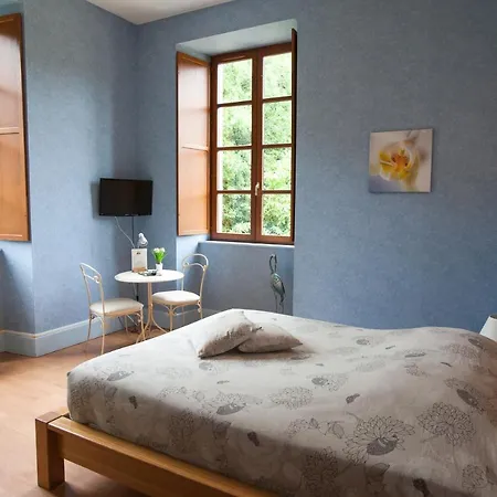 Domaine De Chantemerle Отель 3*