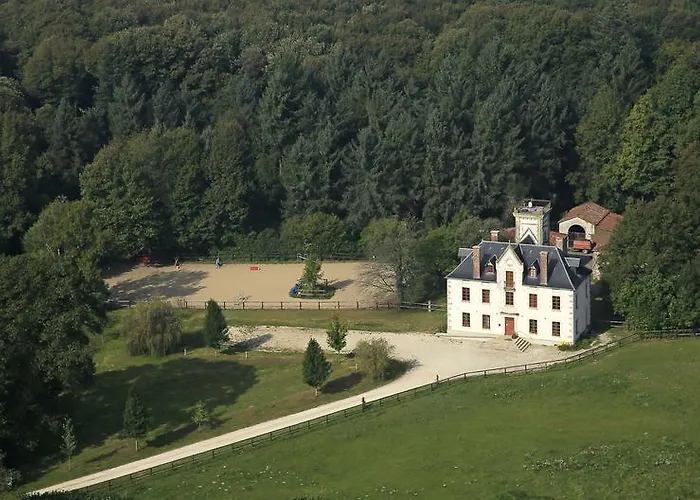 Hotel Domaine De Chantemerle 3*